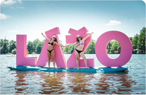 Lážo plážo upoutávka